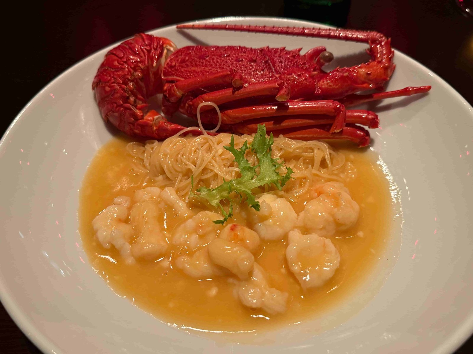 伊勢海老とチーズ風味のイタリア麺の煮込み