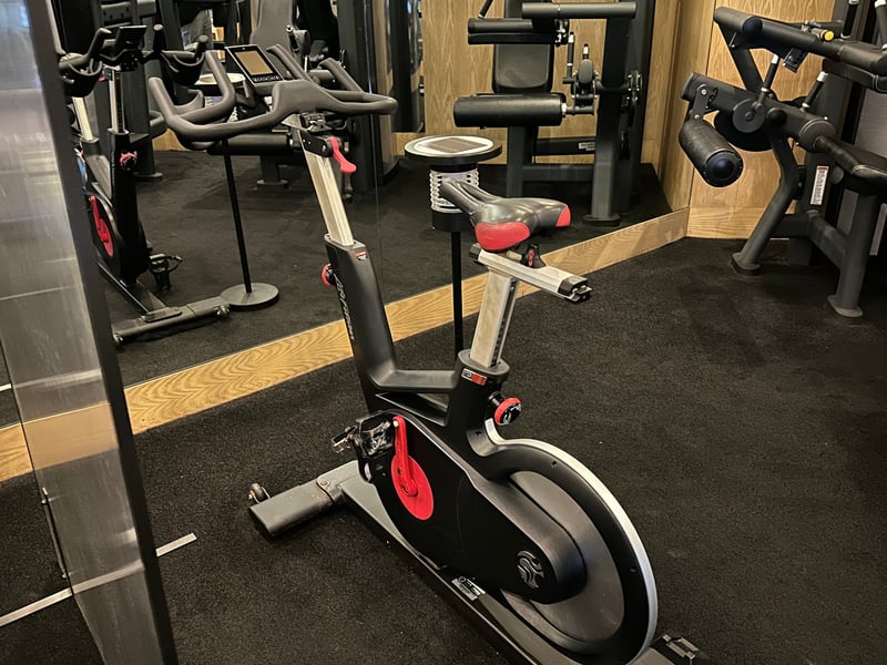 グランドハイアット香港 Plateau Spa フィットネス バイクマシン