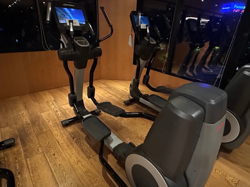 グランドハイアット台北 クラブオアシス クロストレーナー