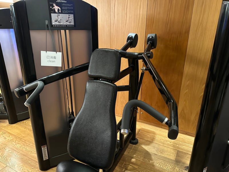 グランドハイアット台北 クラブオアシス ショルダープレス