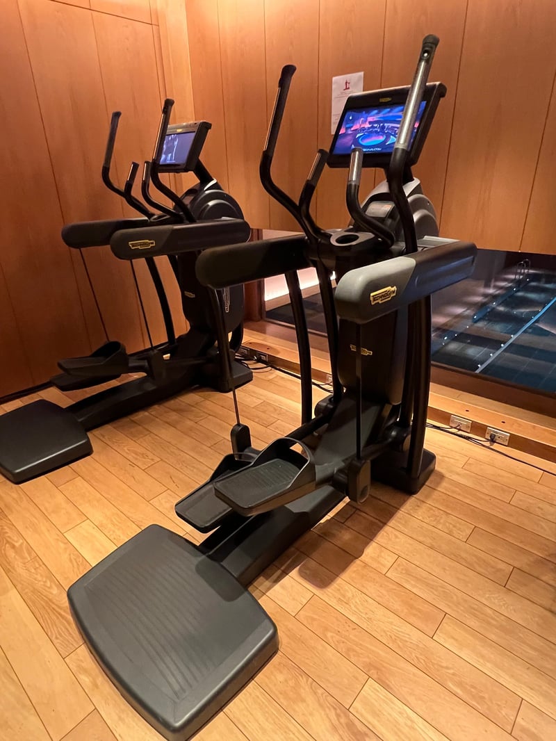 グランドハイアット東京 NAGOMI スパアンドフィットネス クロストレーナー2