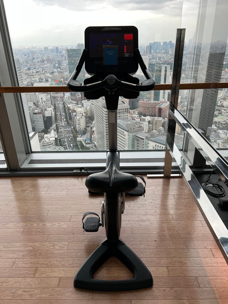パークハイアット東京 クラブオンザパーク スパ＆フィットネス バイクマシン