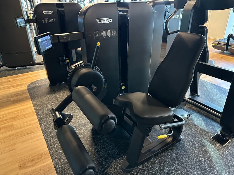 リージェント香港 フィットネスセンター レッグカール