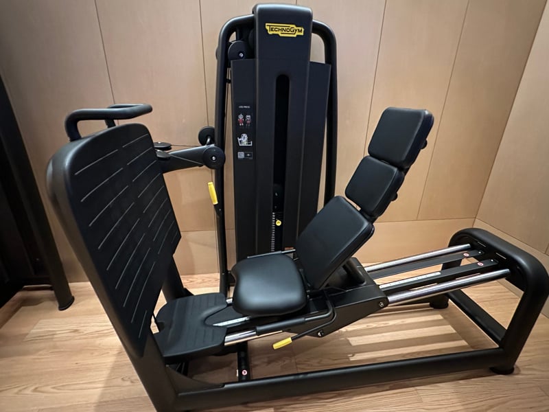 ザ・リッツ・カールトン福岡 フィットネスセンター レッグプレス