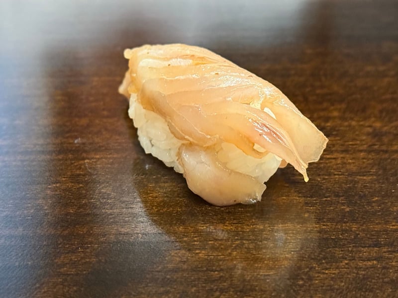 漬けにした鰆のにぎり
