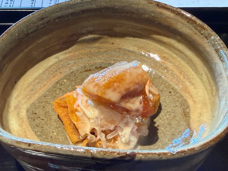 刷毛目の鉢に盛ったあんぽ柿と紅白なます