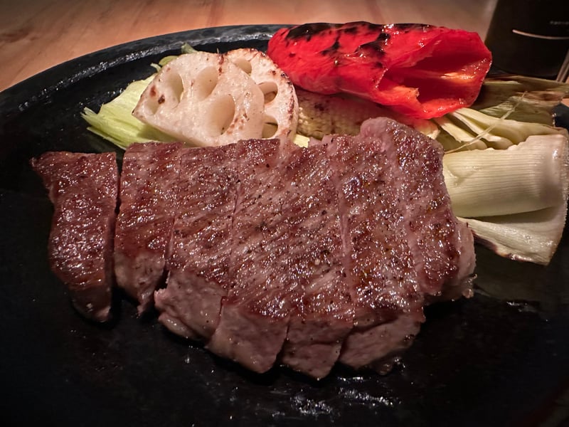 奥出雲和牛サーロインの炭火焼きと焼き野菜