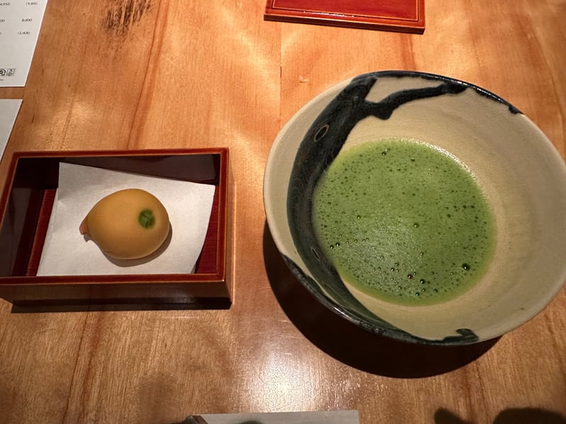 彩雲堂の和菓子と点てた抹茶