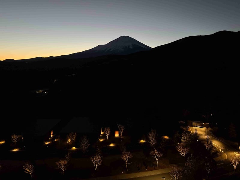 富士スピードウェイホテル グランプリコーナースイート 富士山ビュー 夜