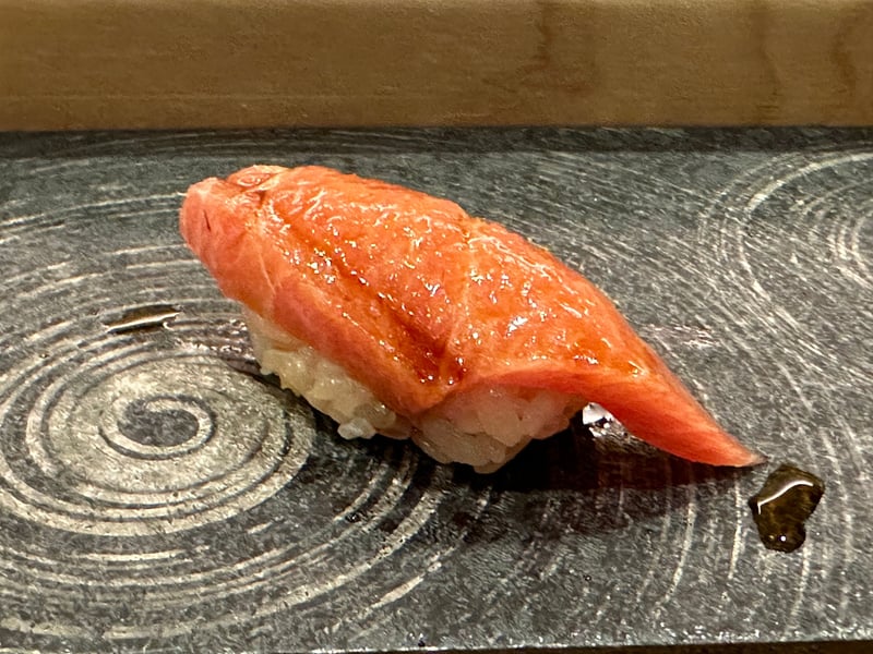 函館のマグロの握り