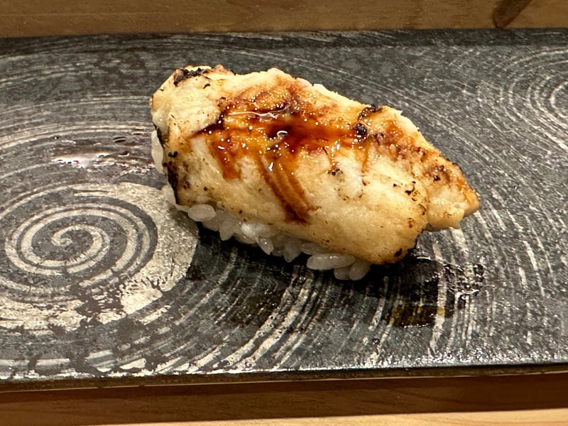 穴子の握り。甘めのタレが塗ってある
