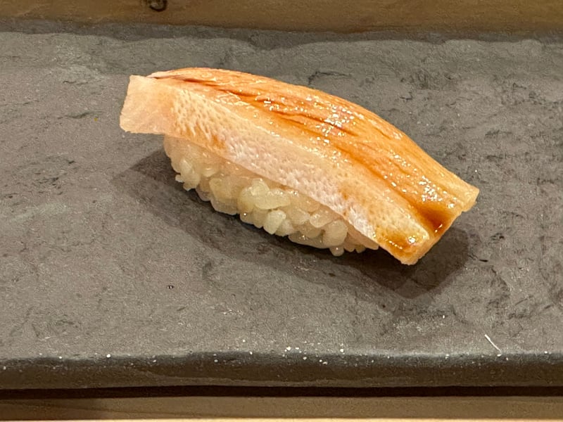 入善のブリの握り