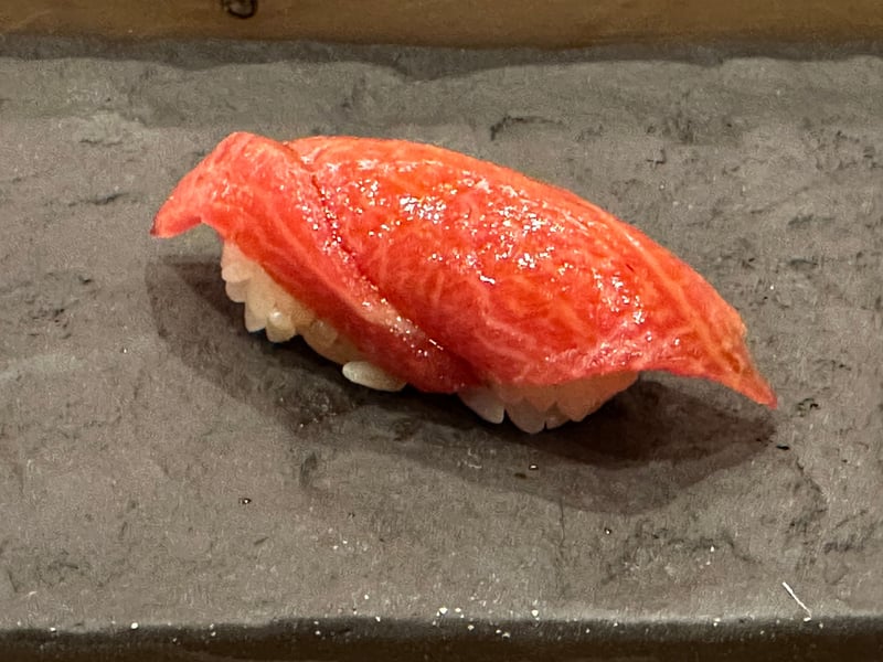 大間の中トロの握り
