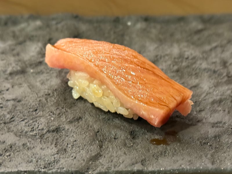 脂の入った魚津のぶりの握り