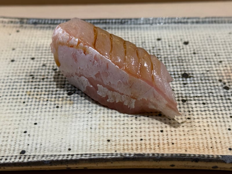 皮目を炙ったあかむつの握り