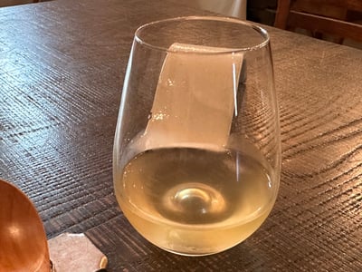 Pink Orchards の River & Field Barrel-aged 2020 の瓶