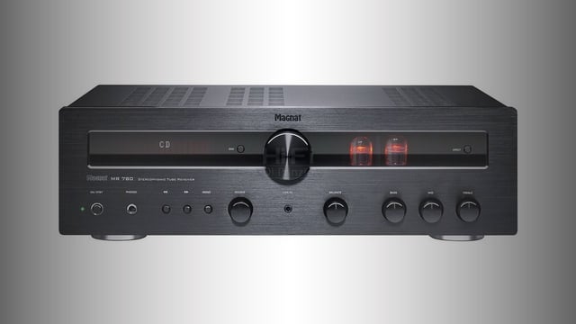 Magnat MR 780 amplifier