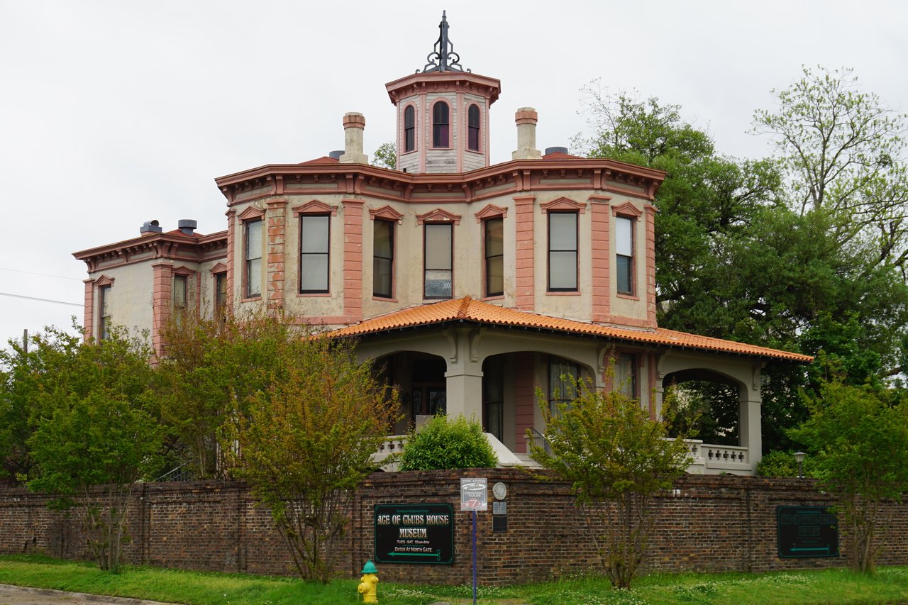 Ace of Clubs House