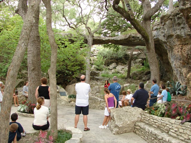 Natural Bridge Caverns