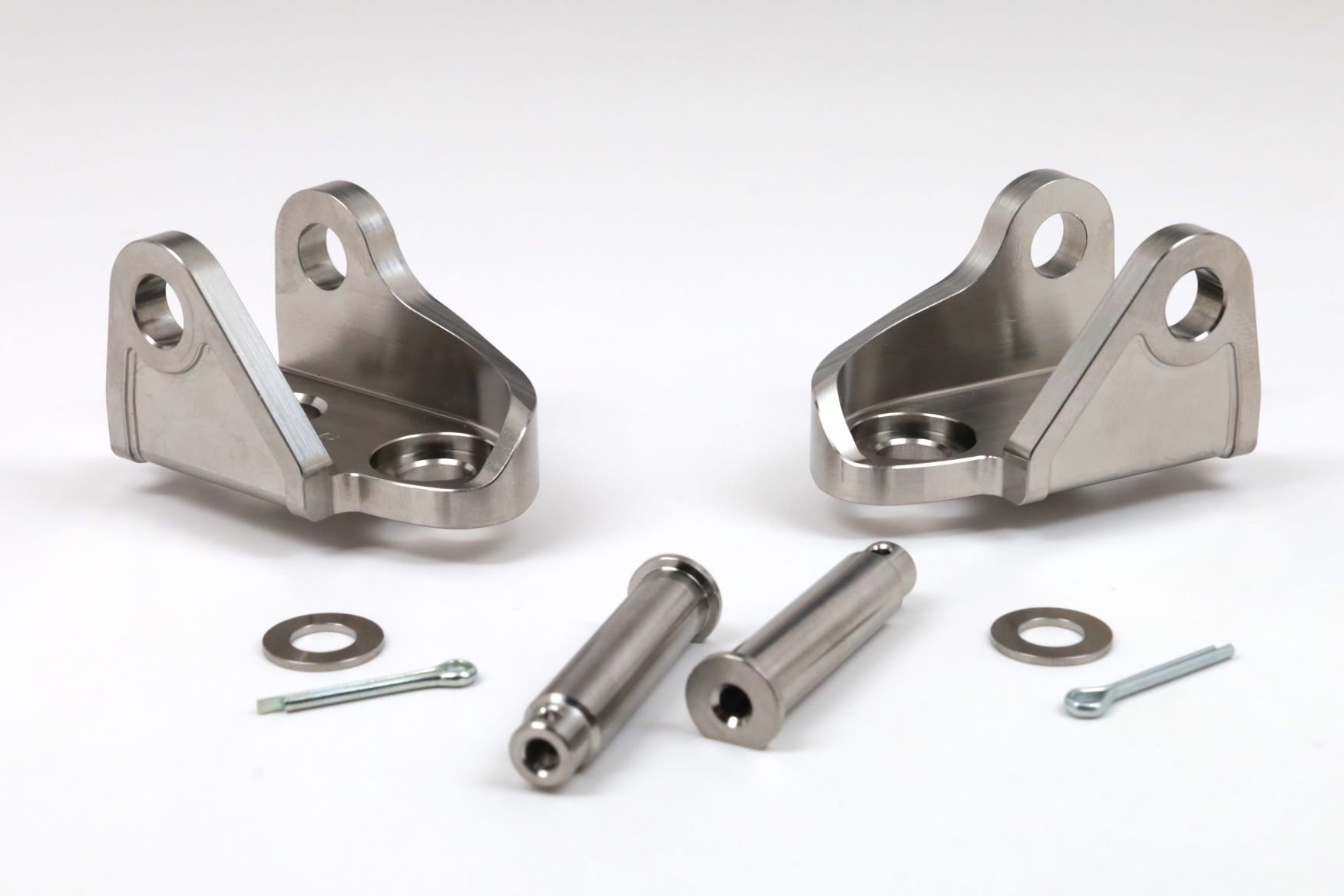 FOOT PEG MOUNTS TITANIUM