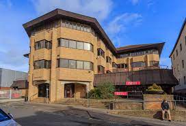 Outside view of Brentwood Library