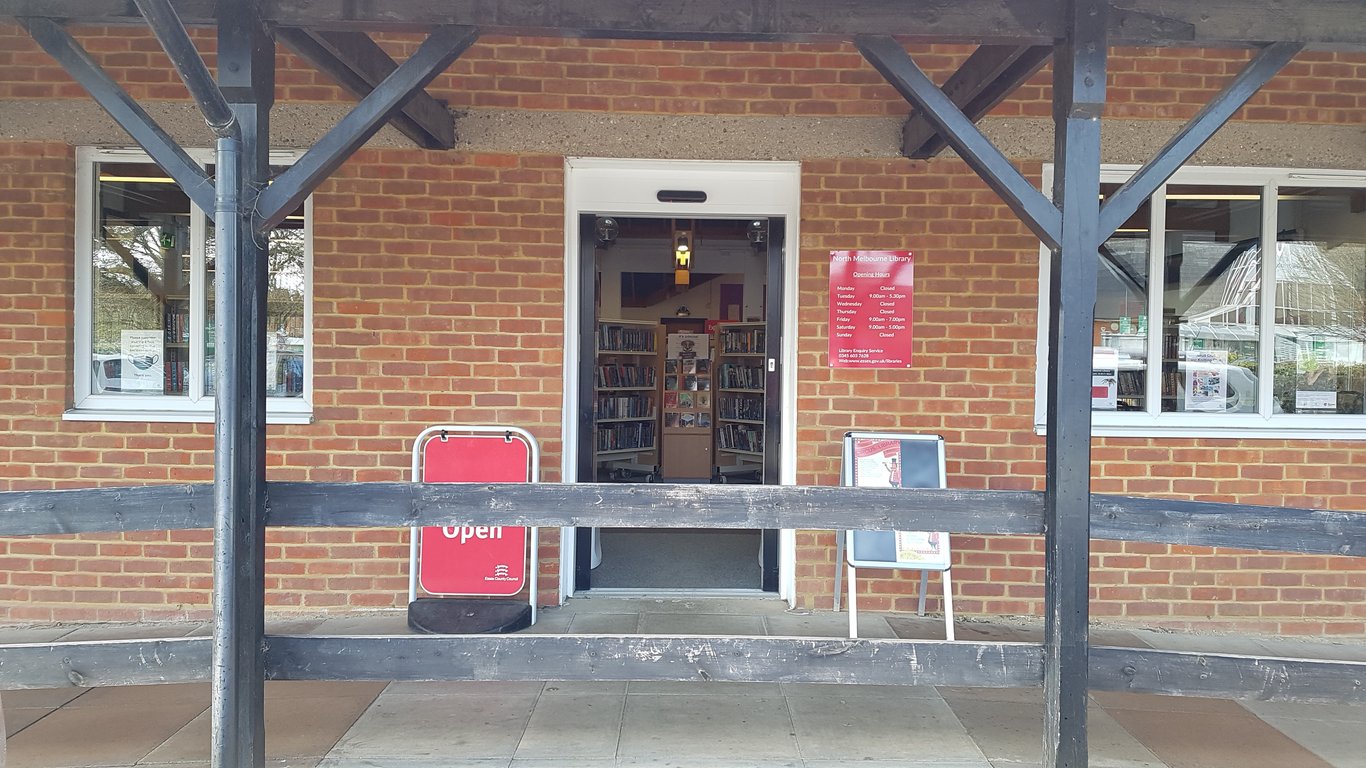 the view of the outside of North Melbourne Library