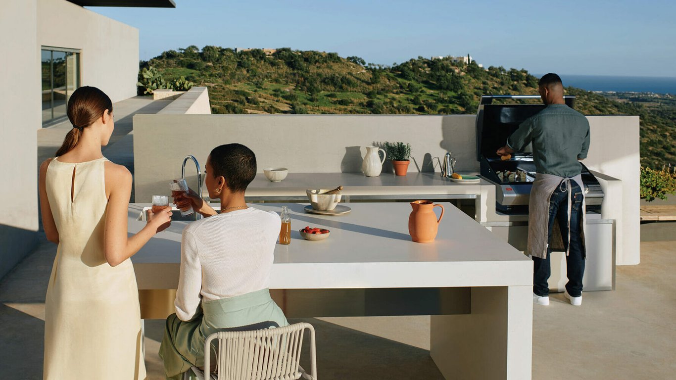 405_Himalayan-Moon_2_DPS_new-1920X1080