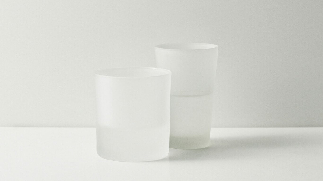 1141_pure_white_closup1_1920X1080