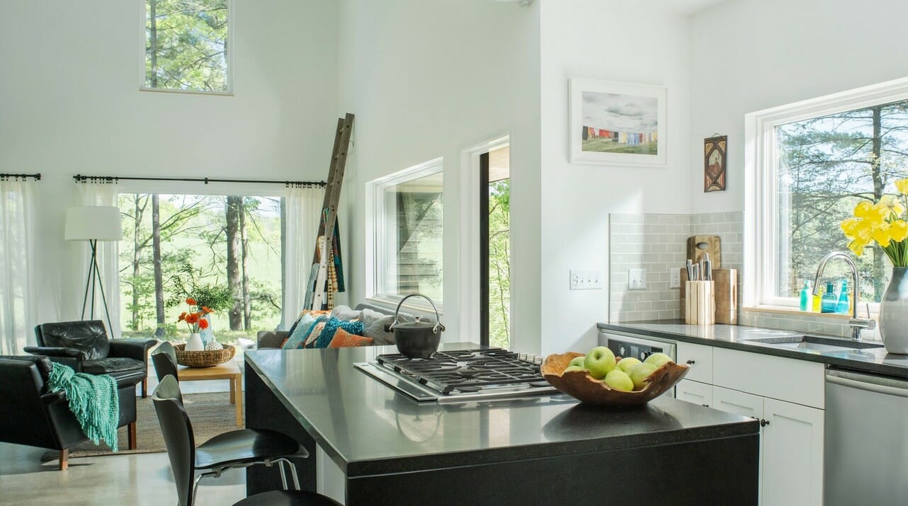 Modern Kitchen with island in Caesarstone 2003 Concrete | 3008