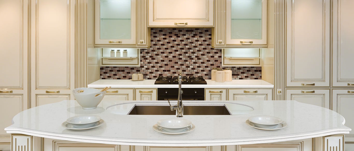Blanca Statuarietto Quartz Countertop in Kitchen