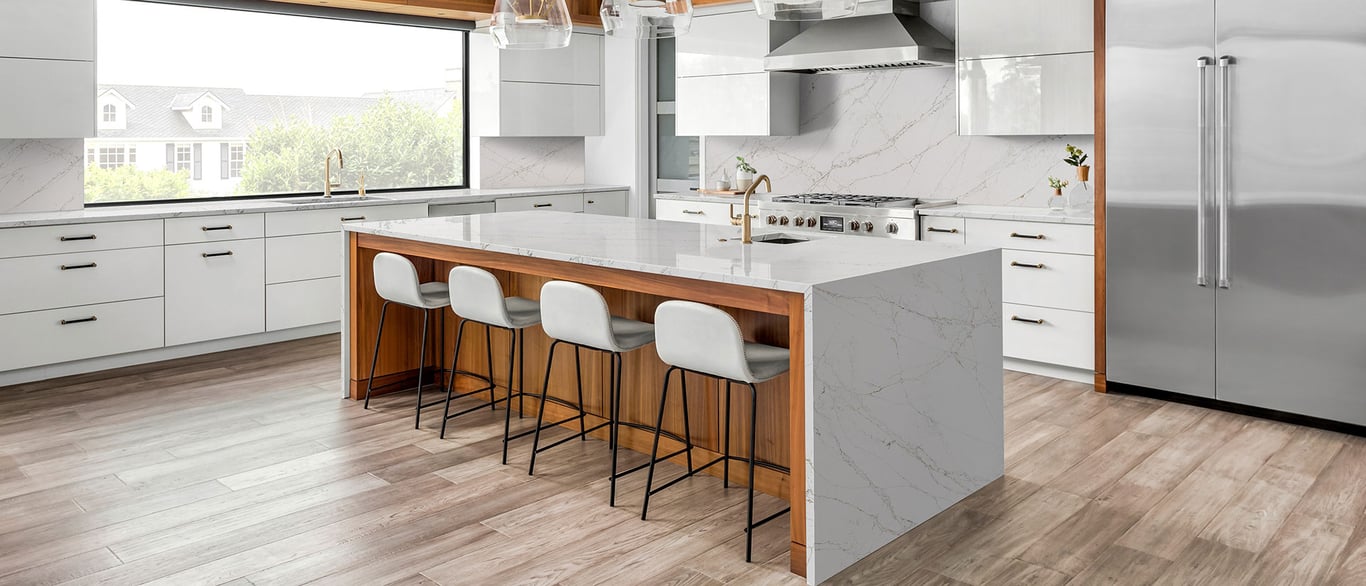 Calacatta Viraldi Quartz Countertop in Kitchen Island