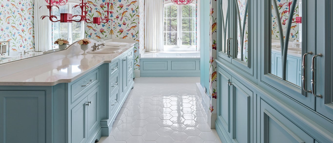 Glacier White Quartz Countertop in Bathroom Vanity
