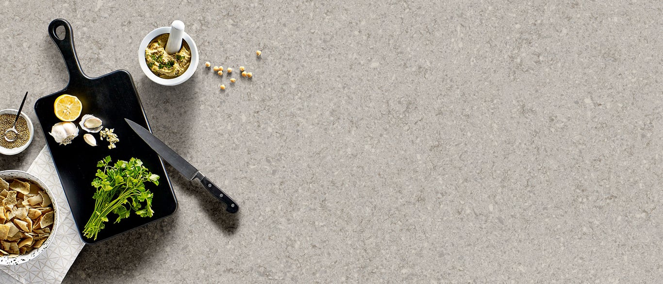 Gray Lagoon Quartz Vignette