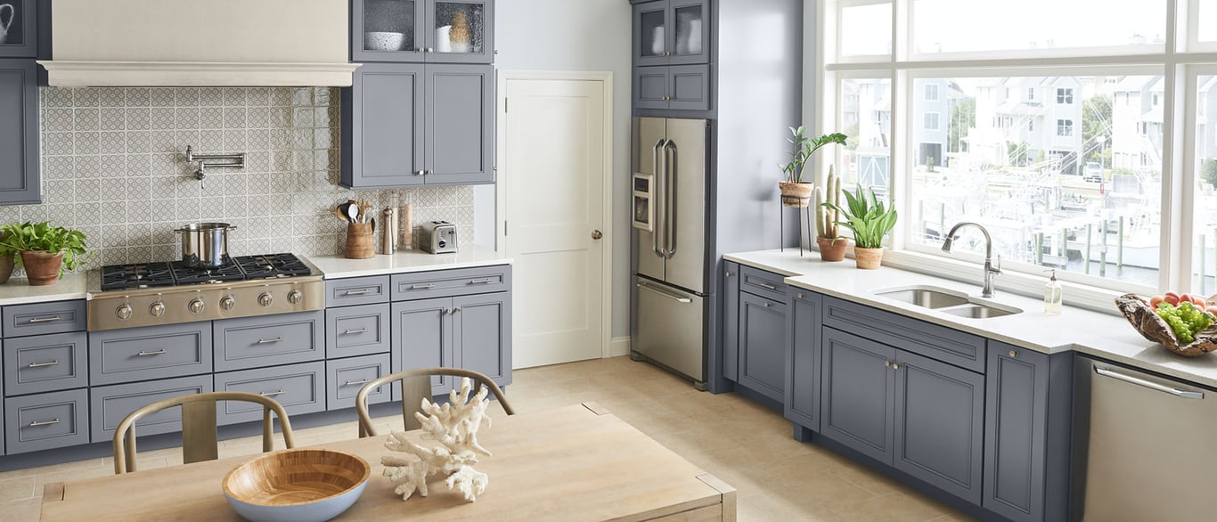 Iced White Quartz Countertop in Kitchen