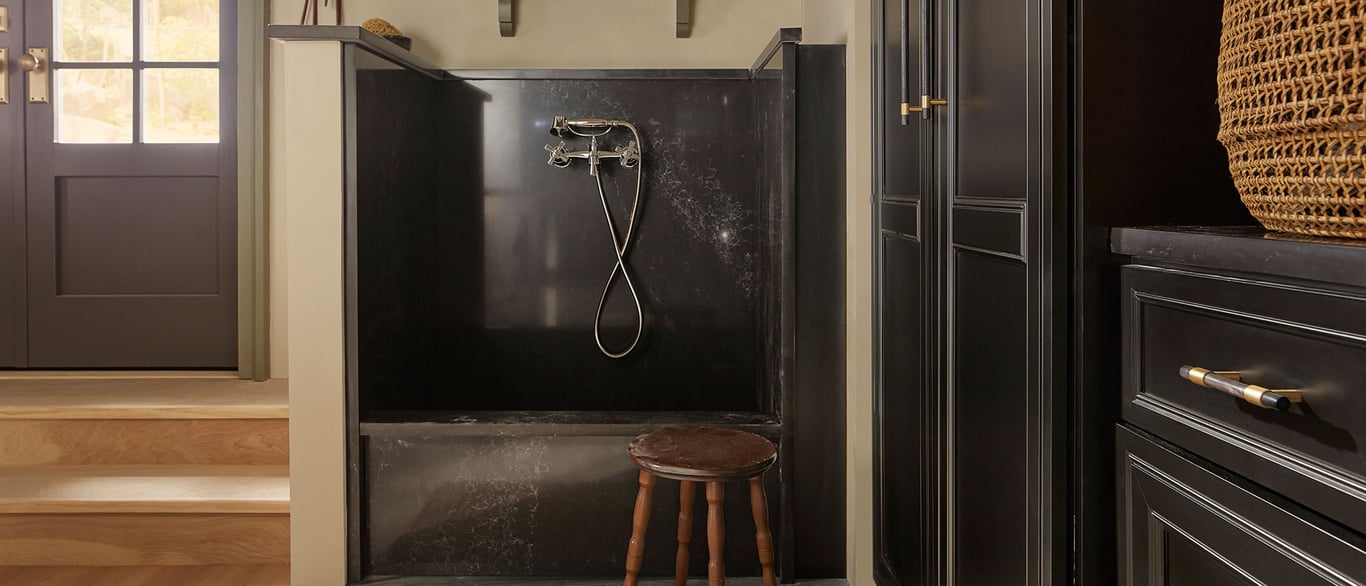 Midnight Corvo Quartz Countertop in Kitchen