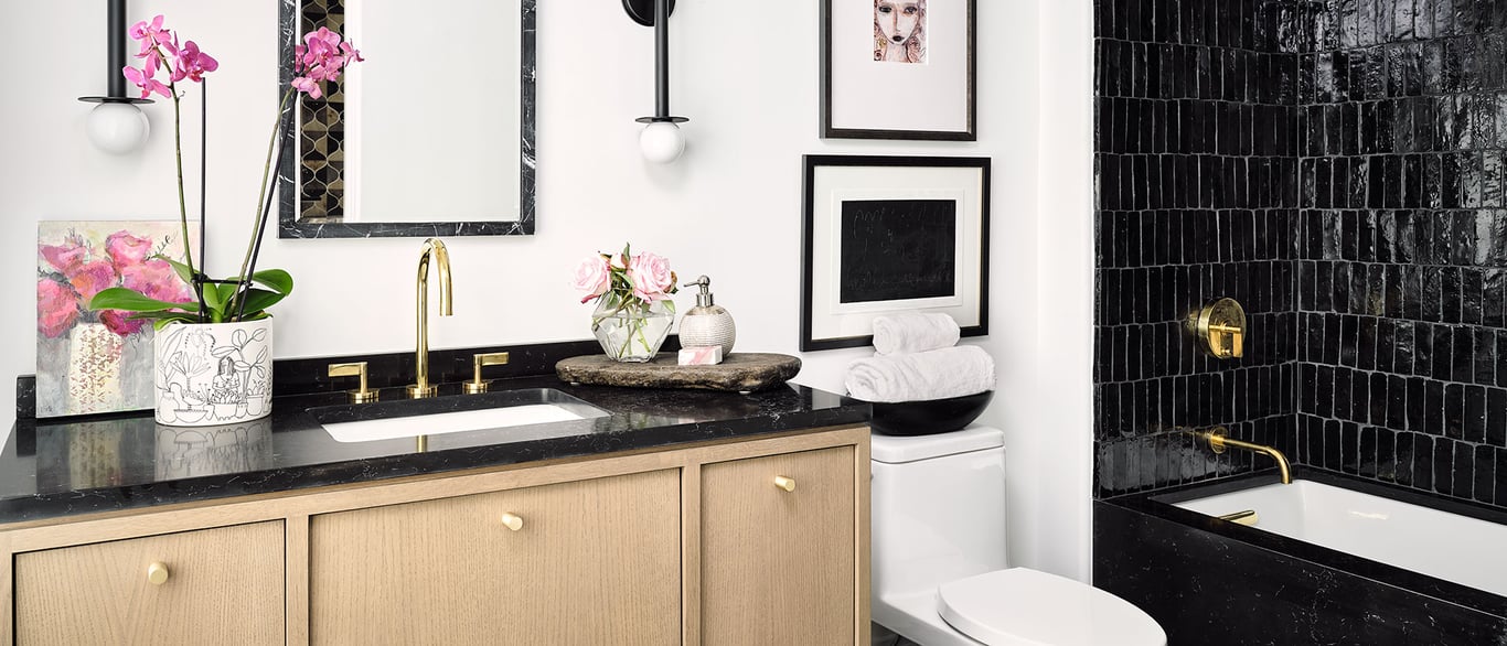 Midnight Corvo Quartz Countertop in Bathroom