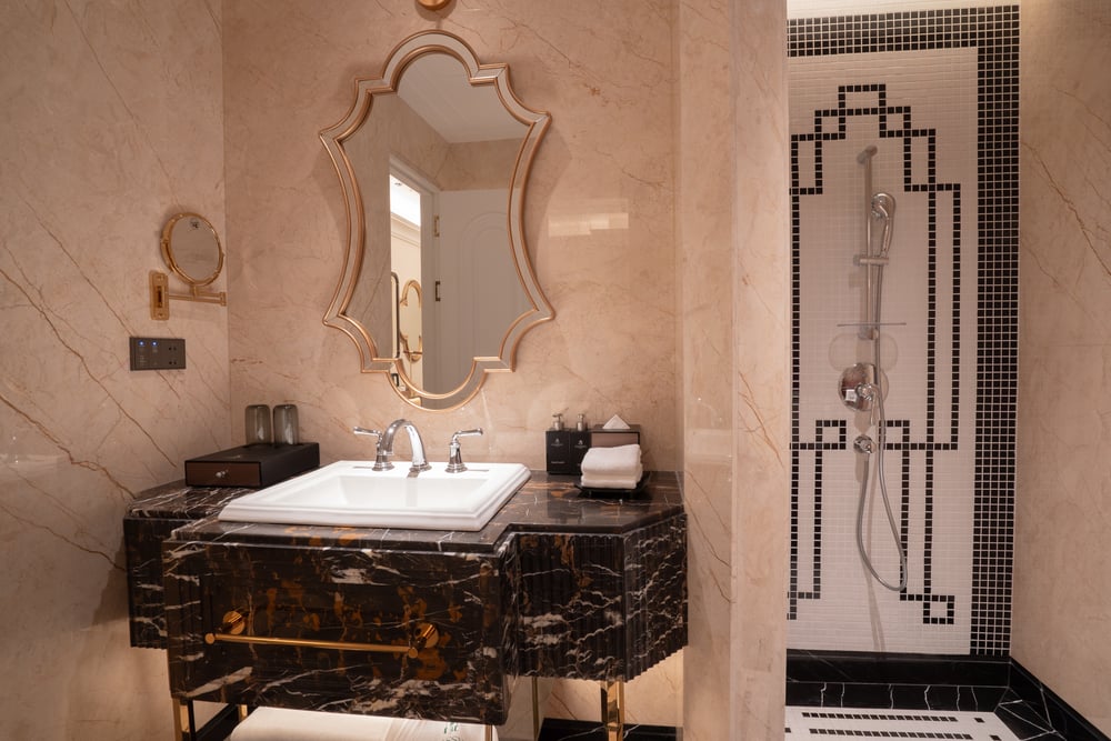 Bathroom — Deluxe Double · Classyc Hàng Buồm