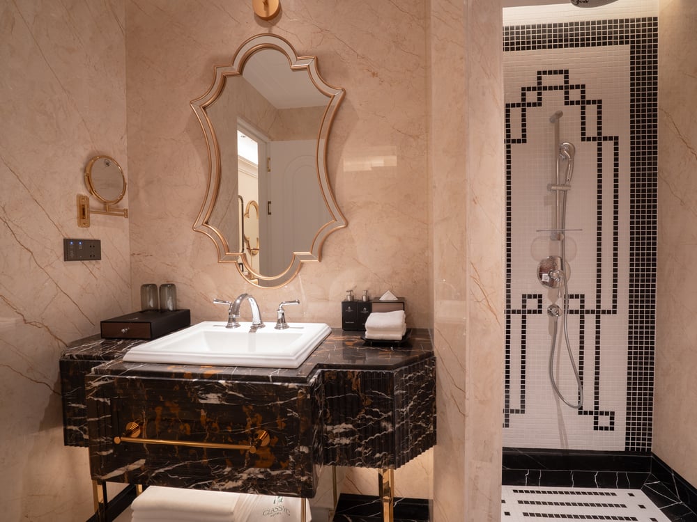 Bathroom — Deluxe Double · Classyc Hàng Buồm