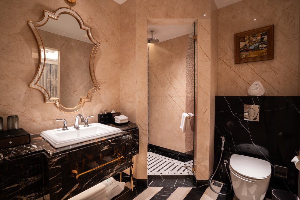 Bathroom — Premium Twin Room · Classyc Hàng Buồm