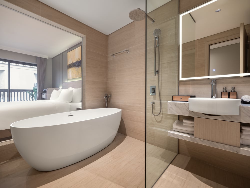 Junior Suite Balcony (Double) — Classyc Hàng Thùng
