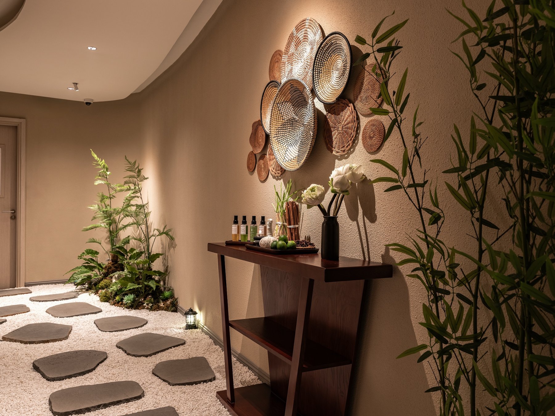 The SPA at Classyc, Classyc Hàng Thùng