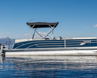 27-Foot Pontoon Boat Rental With Driver