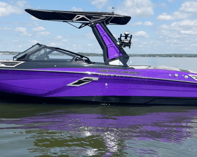 Wakesurf Lessons on Lake Austin With Instructor & Captain