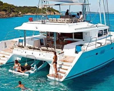 Ocho Rios Catamaran Cruise to Dunn's River Falls