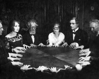 Private Victorian Séance in New Orleans