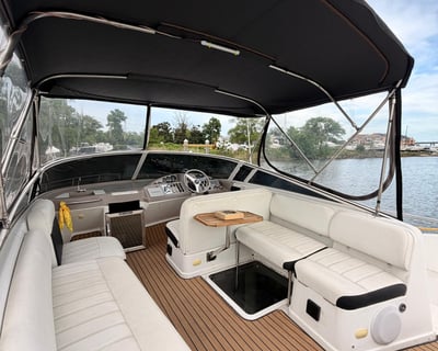 40' Yacht Charter in Miami Beach