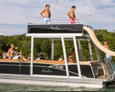 26' Pontoon Boat Rental in Edgewater