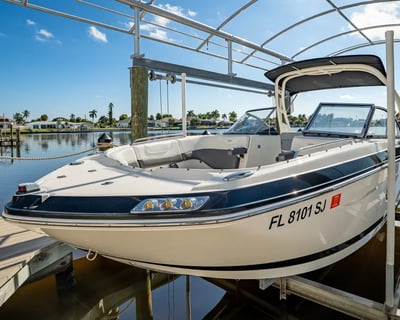 Explore Cape Coral With a 25' Boat Rental