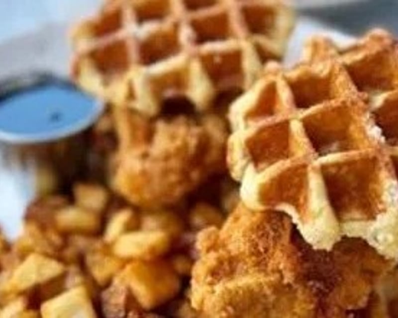 Sip & Paint Brunch Class in Houston