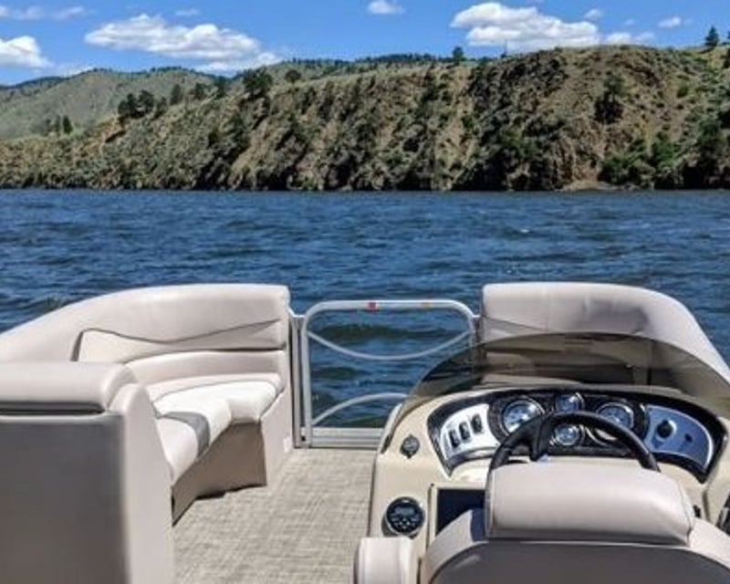 Full-Day 22' Pontoon Boat Rental Near Helena